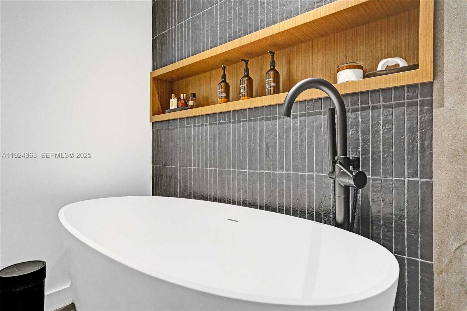 Small Image of Sunny Isles Beach Number 38