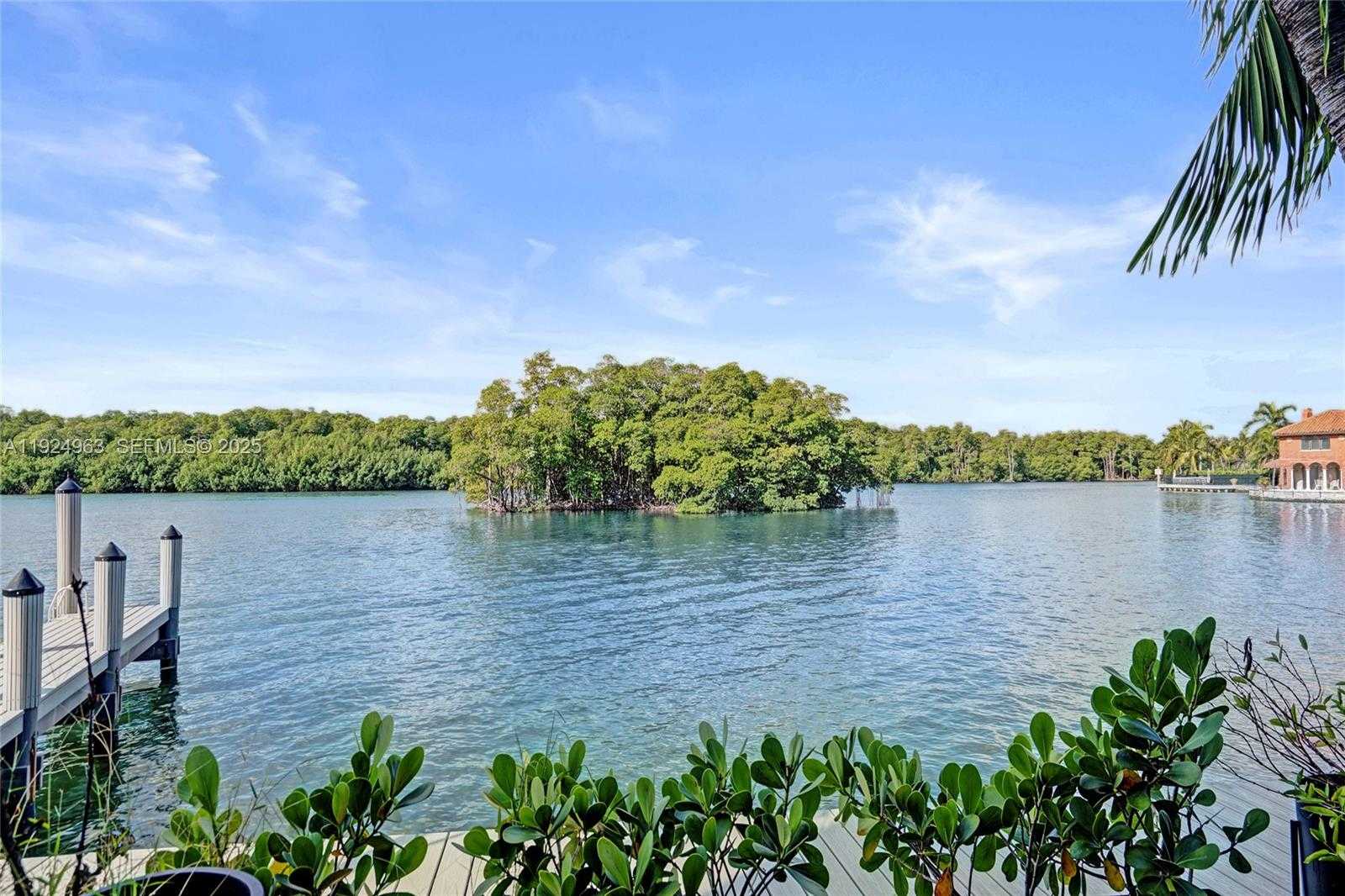 Small Image of Sunny Isles Beach Number 41