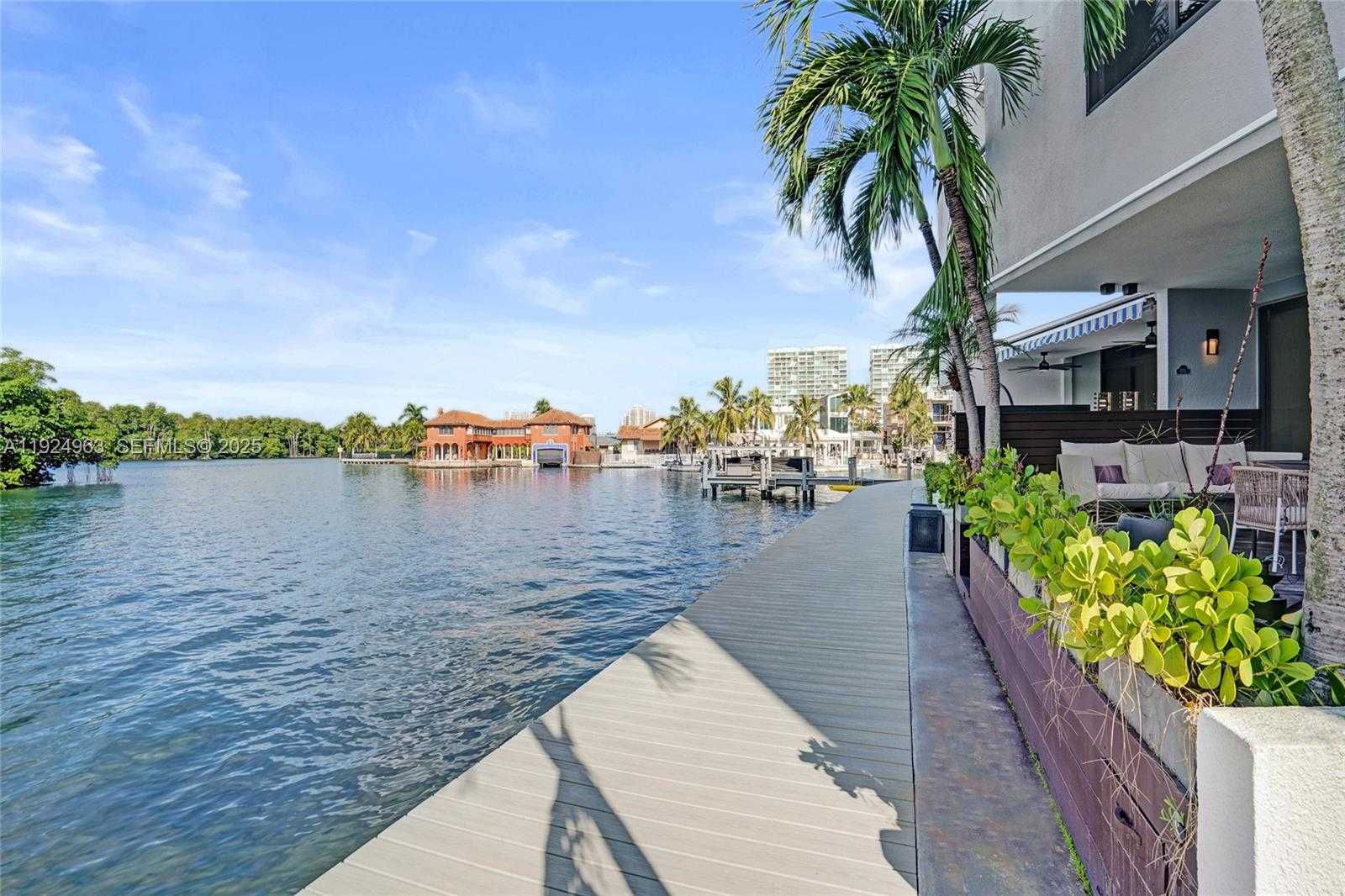 Small Image of Sunny Isles Beach Number 44