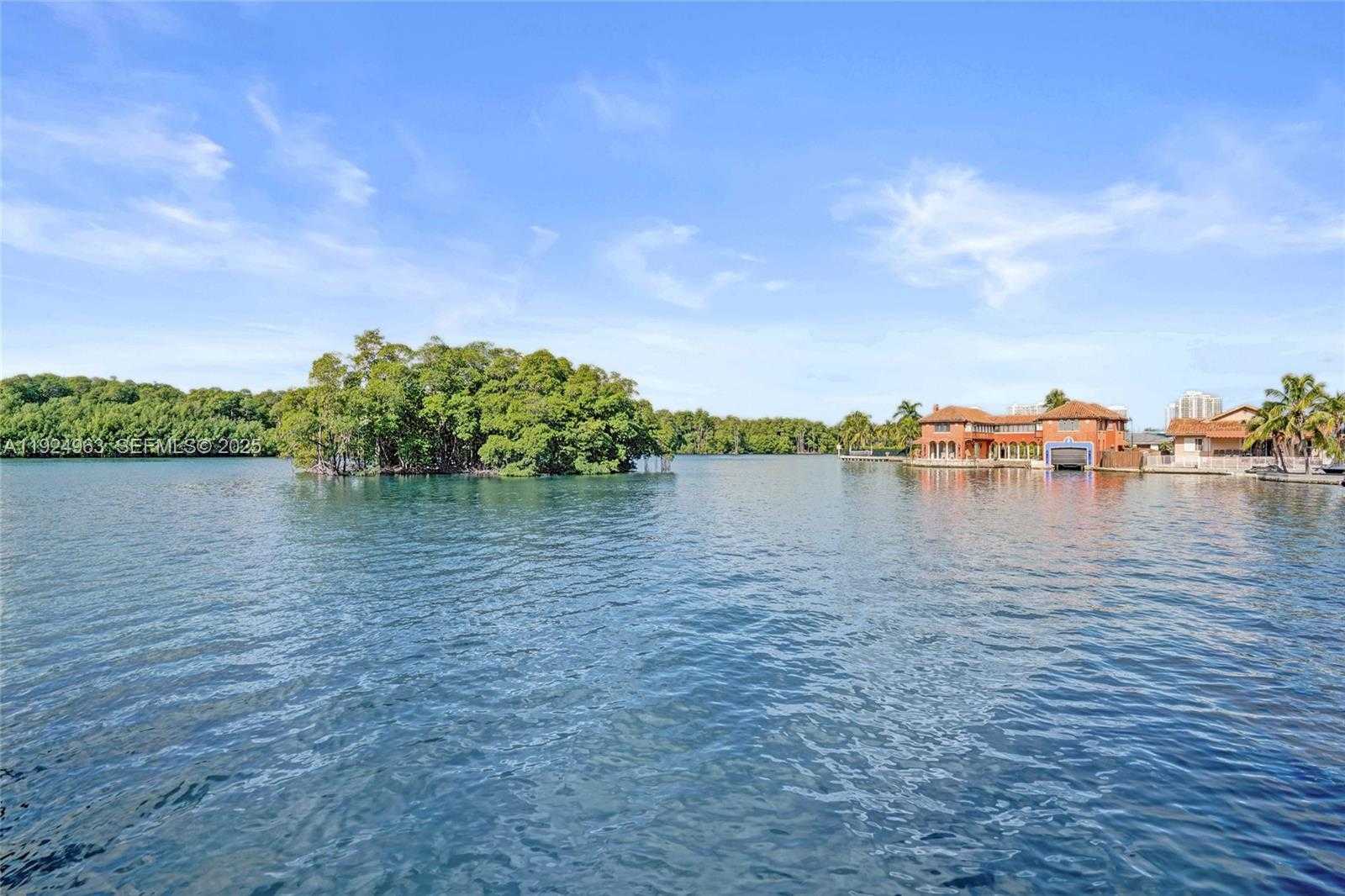 Small Image of Sunny Isles Beach Number 45