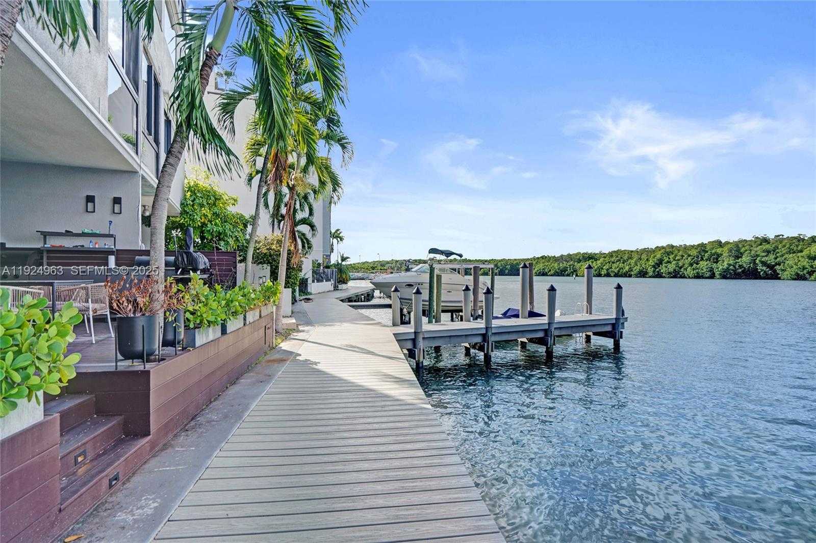 Small Image of Sunny Isles Beach Number 46