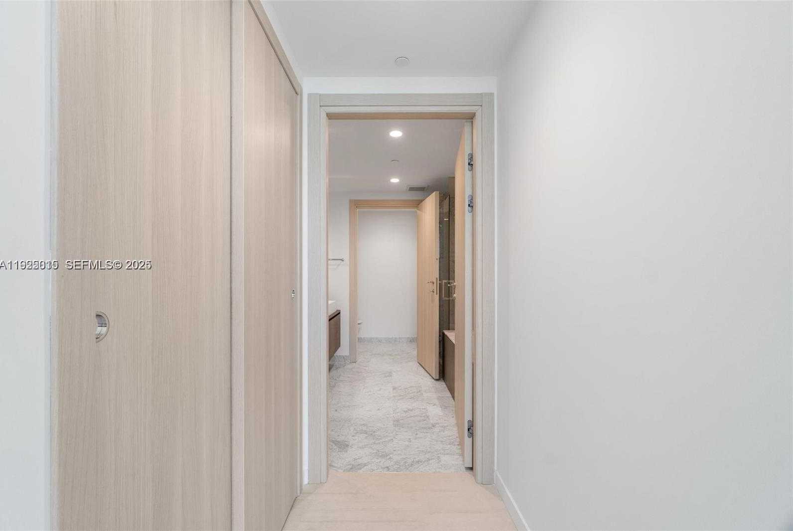 Small Image of 1000 BRICKELL PLZ #3310, Miami Number 6