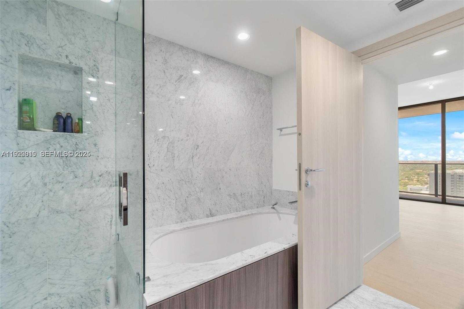 Small Image of 1000 BRICKELL PLZ #3310, Miami Number 7