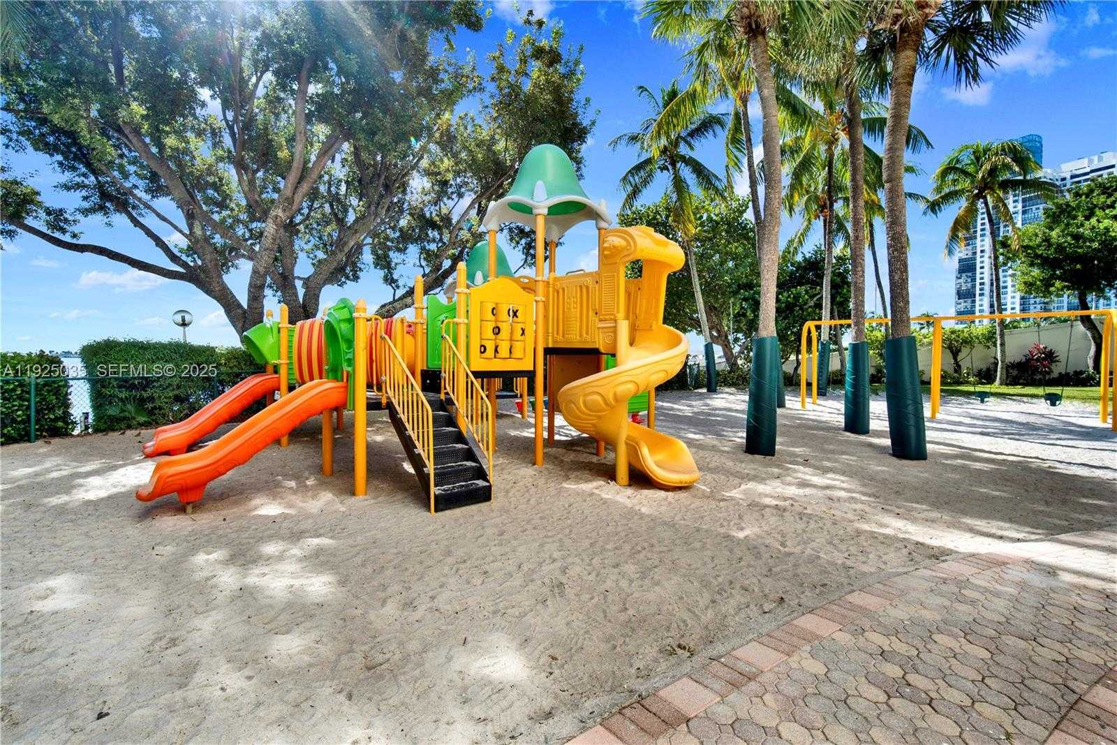 Small Image of 1925 BRICKELL AVE #D2006, Miami Number 35