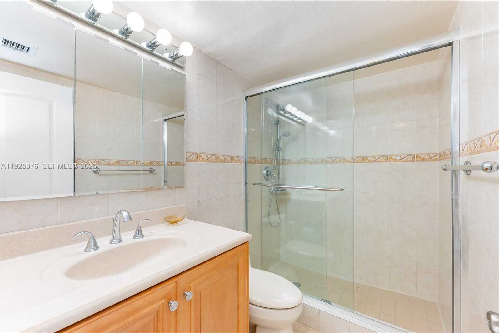 Small Image of 3180 SOUTH OCEAN DR #1012, Hallandale Beach Number 16