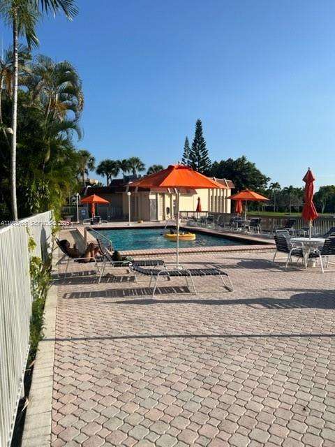 Small Image of 2001 ATLANTIC SHORES BLVD #105, Hallandale Beach Number 4