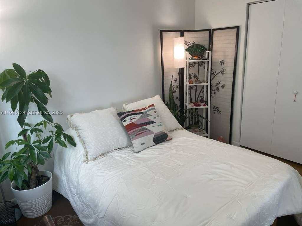 Small Image of 133 NORTH EAST 2ND AVE #1512, Miami Number 7