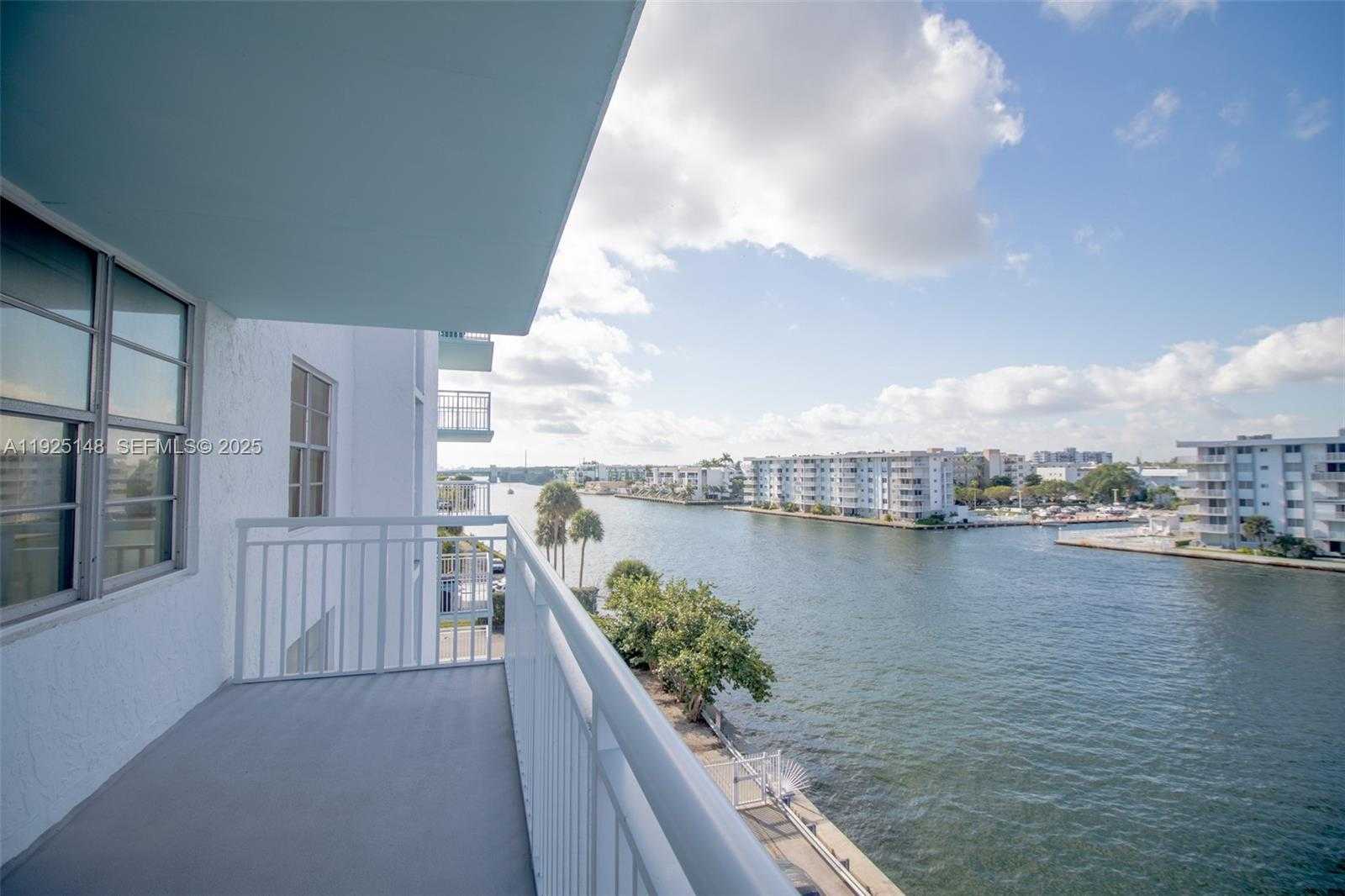 Small Image of 301 174TH ST #503, Sunny Isles Beach Number 4