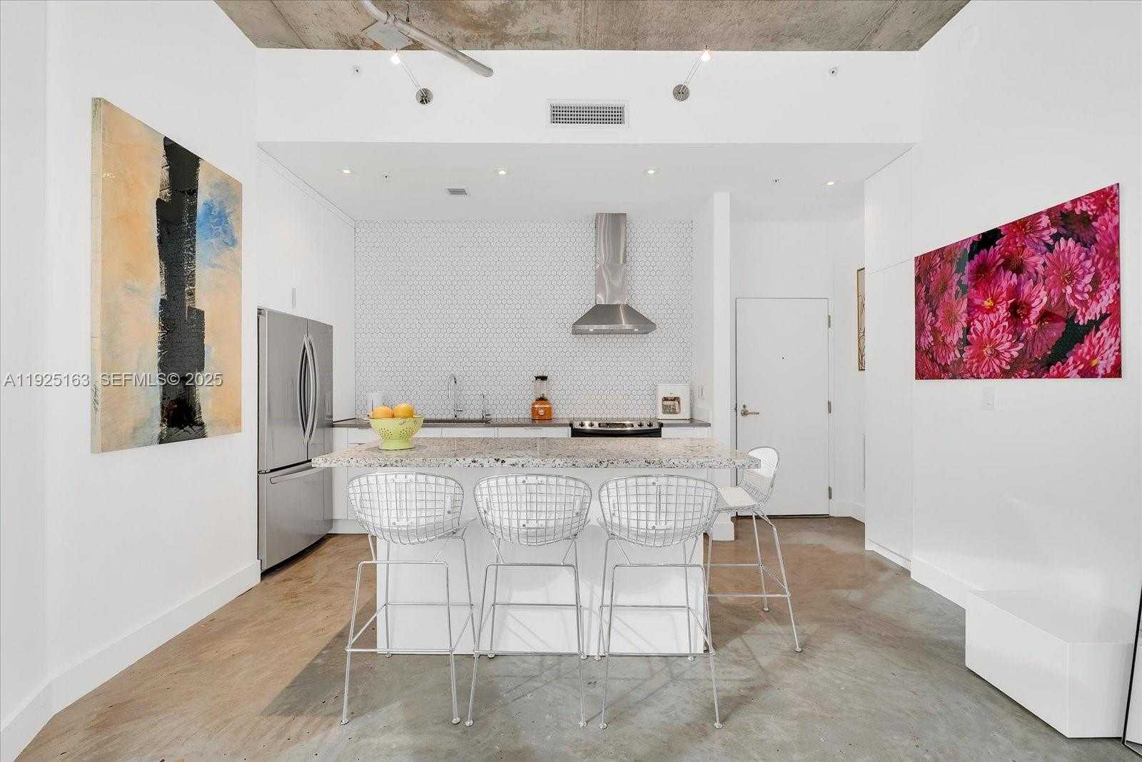 Small Image of 2001 MERIDIAN AVE #510, Miami Beach Number 4