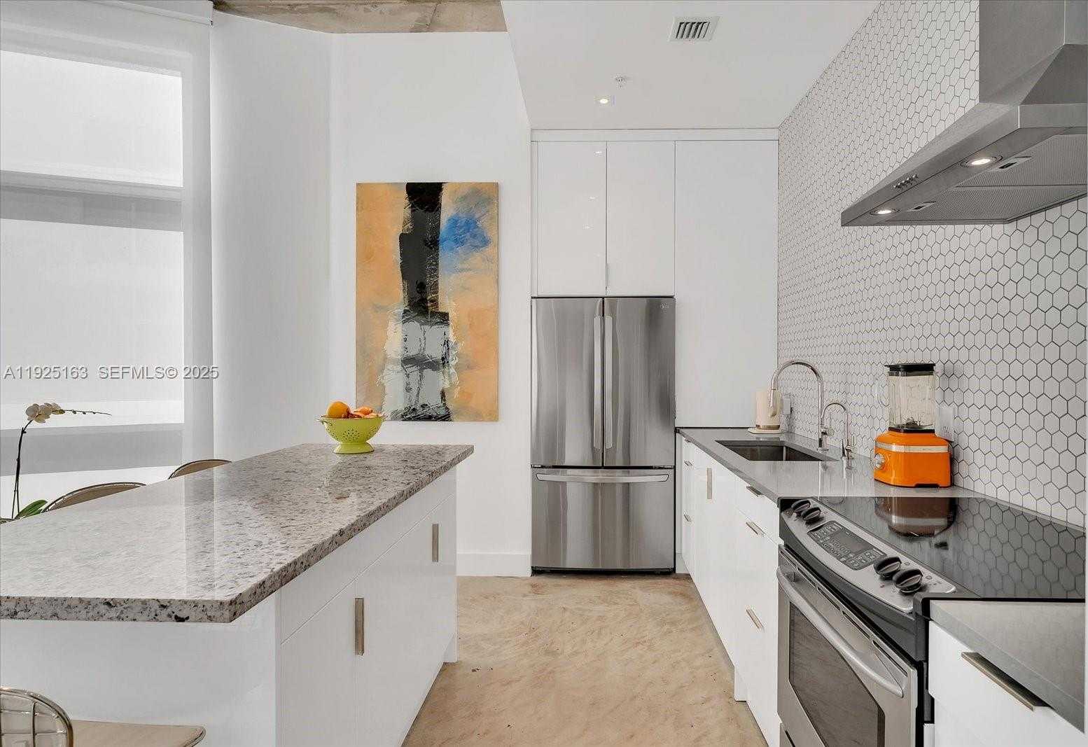Small Image of 2001 MERIDIAN AVE #510, Miami Beach Number 5