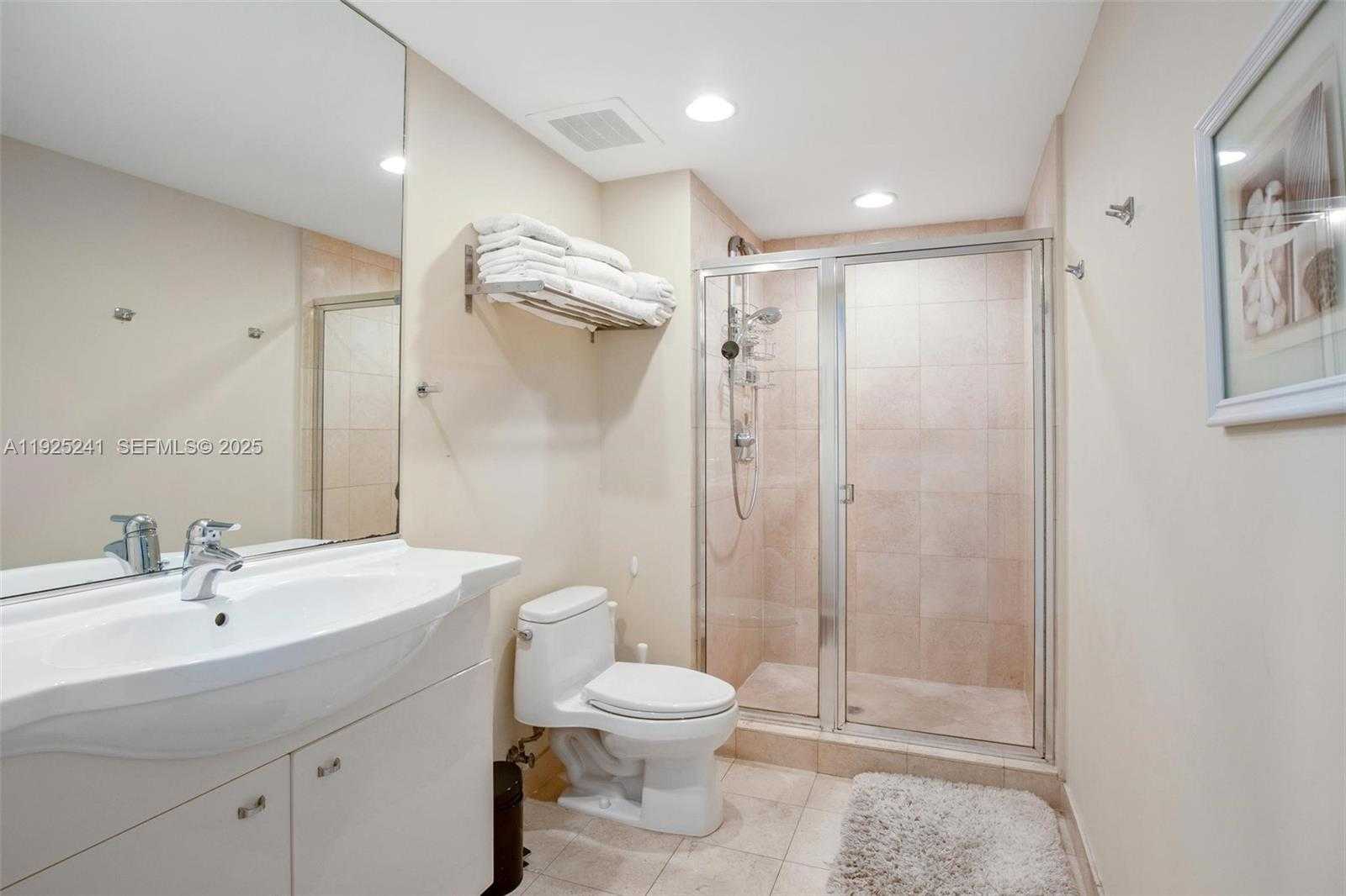 Small Image of 1830 SOUTH OCEAN DR #2212, Hallandale Beach Number 11