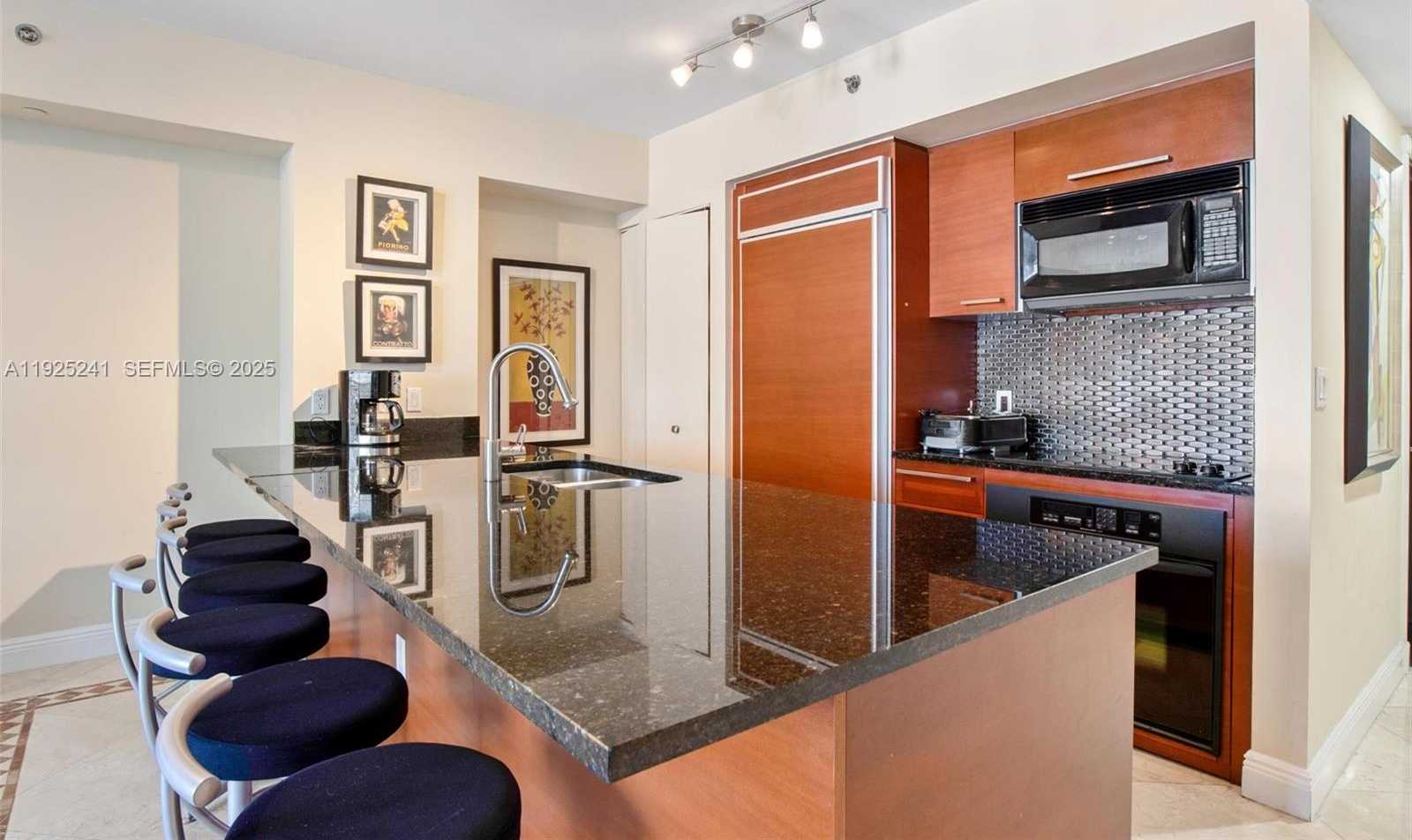 Small Image of 1830 SOUTH OCEAN DR #2212, Hallandale Beach Number 6