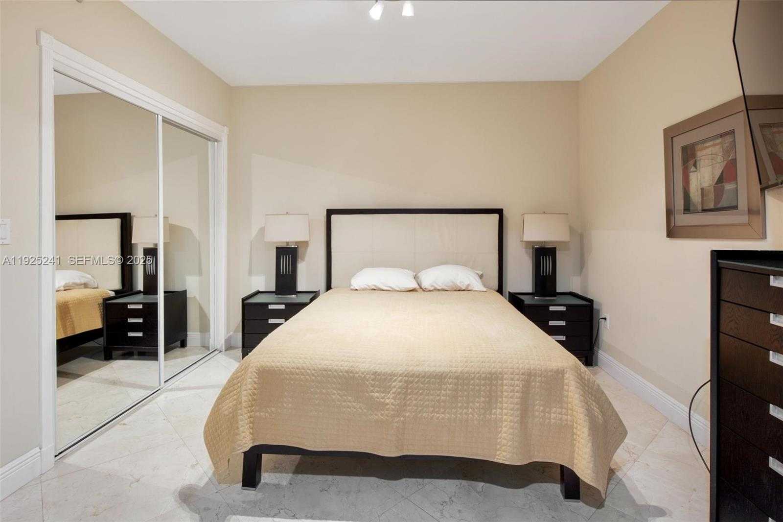 Small Image of 1830 SOUTH OCEAN DR #2212, Hallandale Beach Number 9