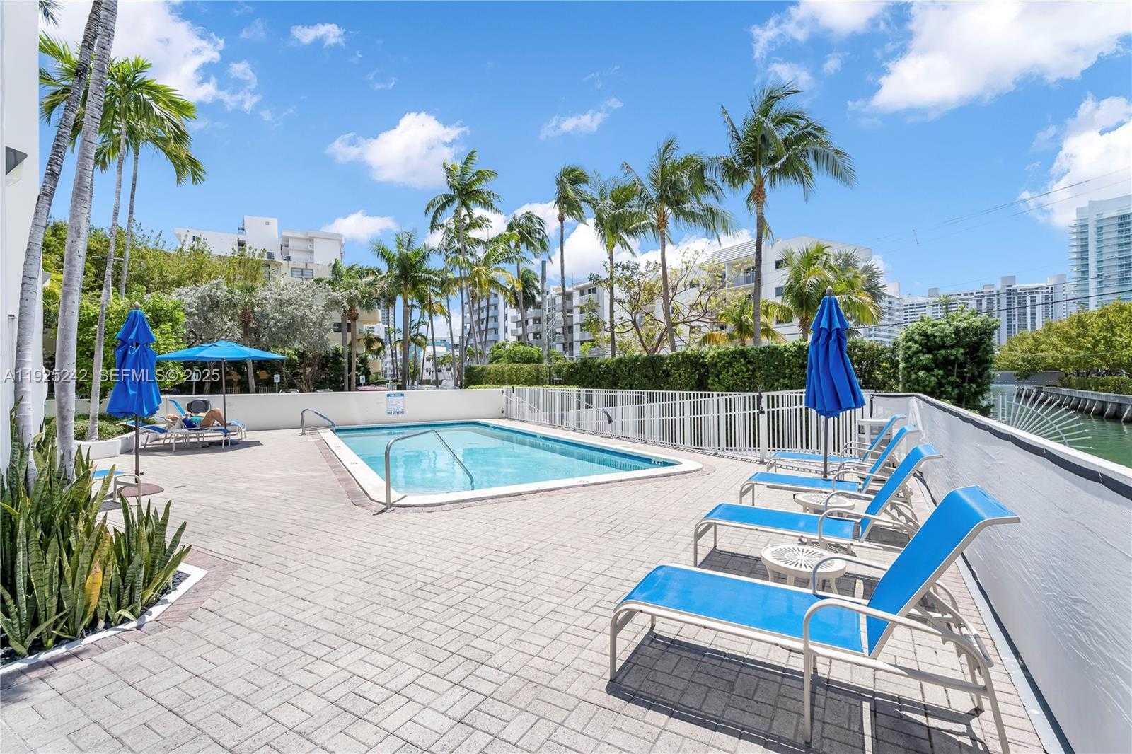 Small Image of 1688 WEST AVE #401, Miami Beach Number 17