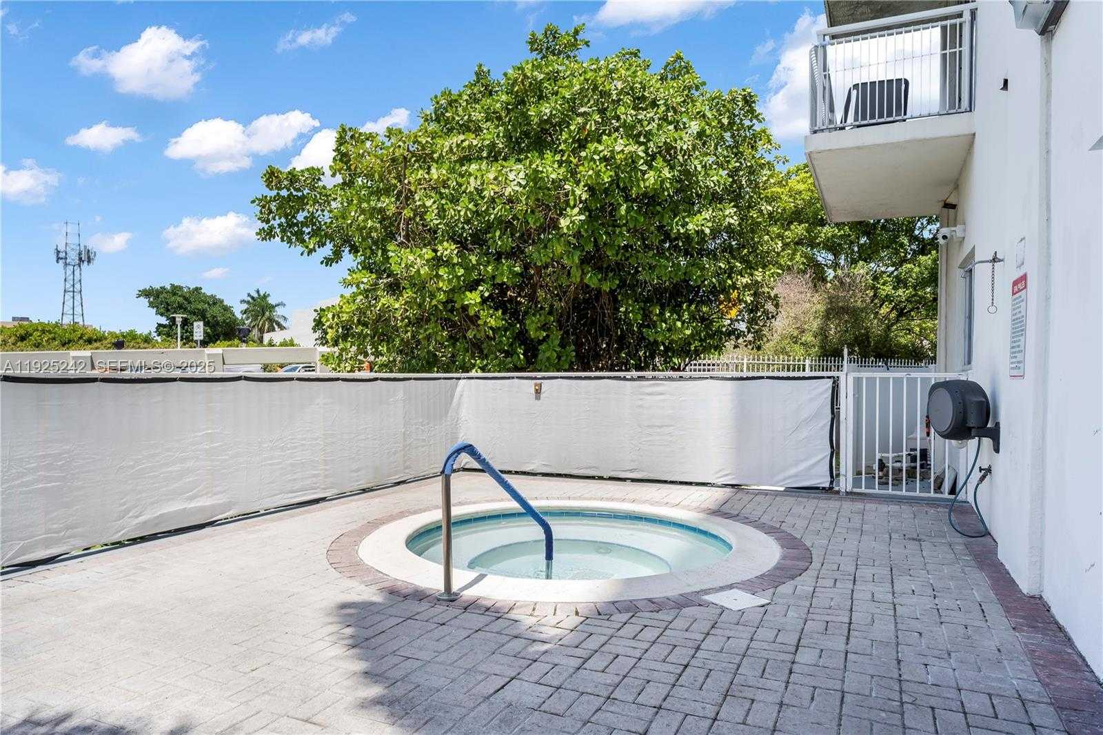 Small Image of 1688 WEST AVE #401, Miami Beach Number 18