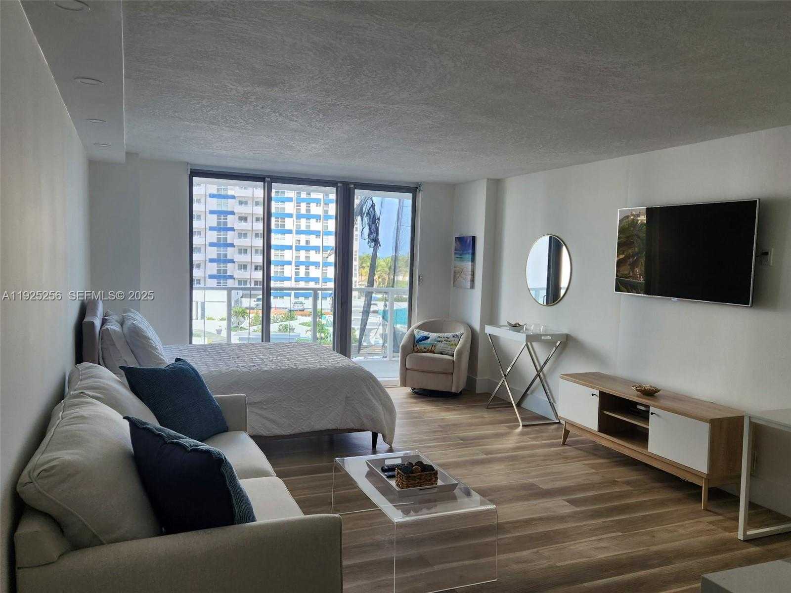 Small Image of 3180 SOUTH OCEAN DR #307, Hallandale Beach Number 1