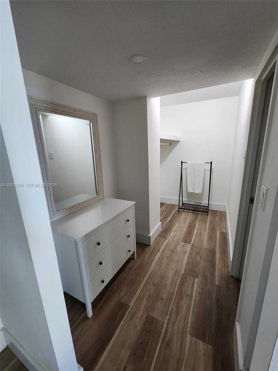 Small Image of 3180 SOUTH OCEAN DR #307, Hallandale Beach Number 10