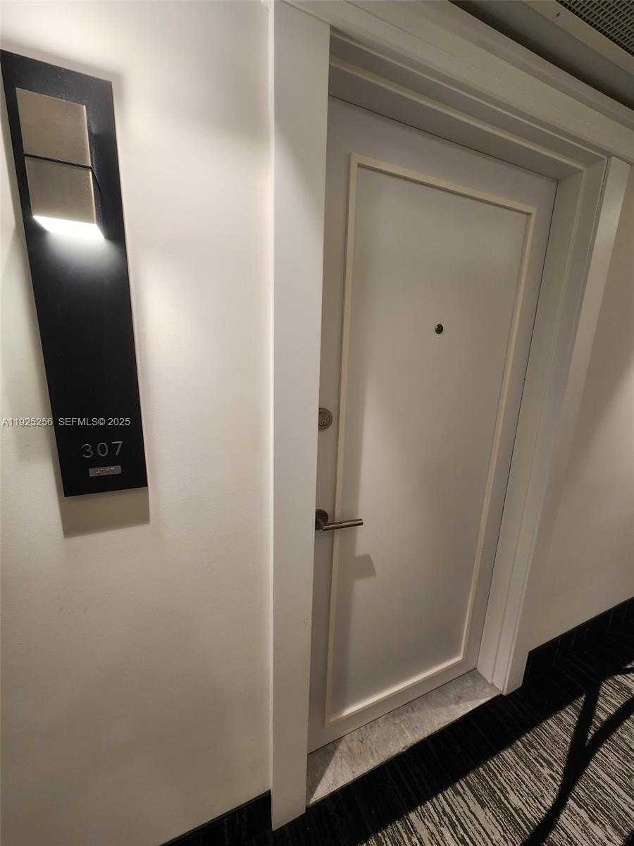 Small Image of 3180 SOUTH OCEAN DR #307, Hallandale Beach Number 13