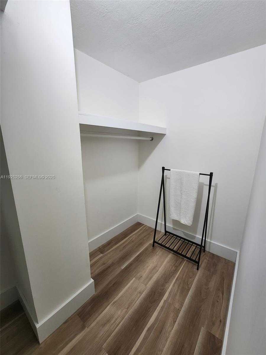 Small Image of 3180 SOUTH OCEAN DR #307, Hallandale Beach Number 9