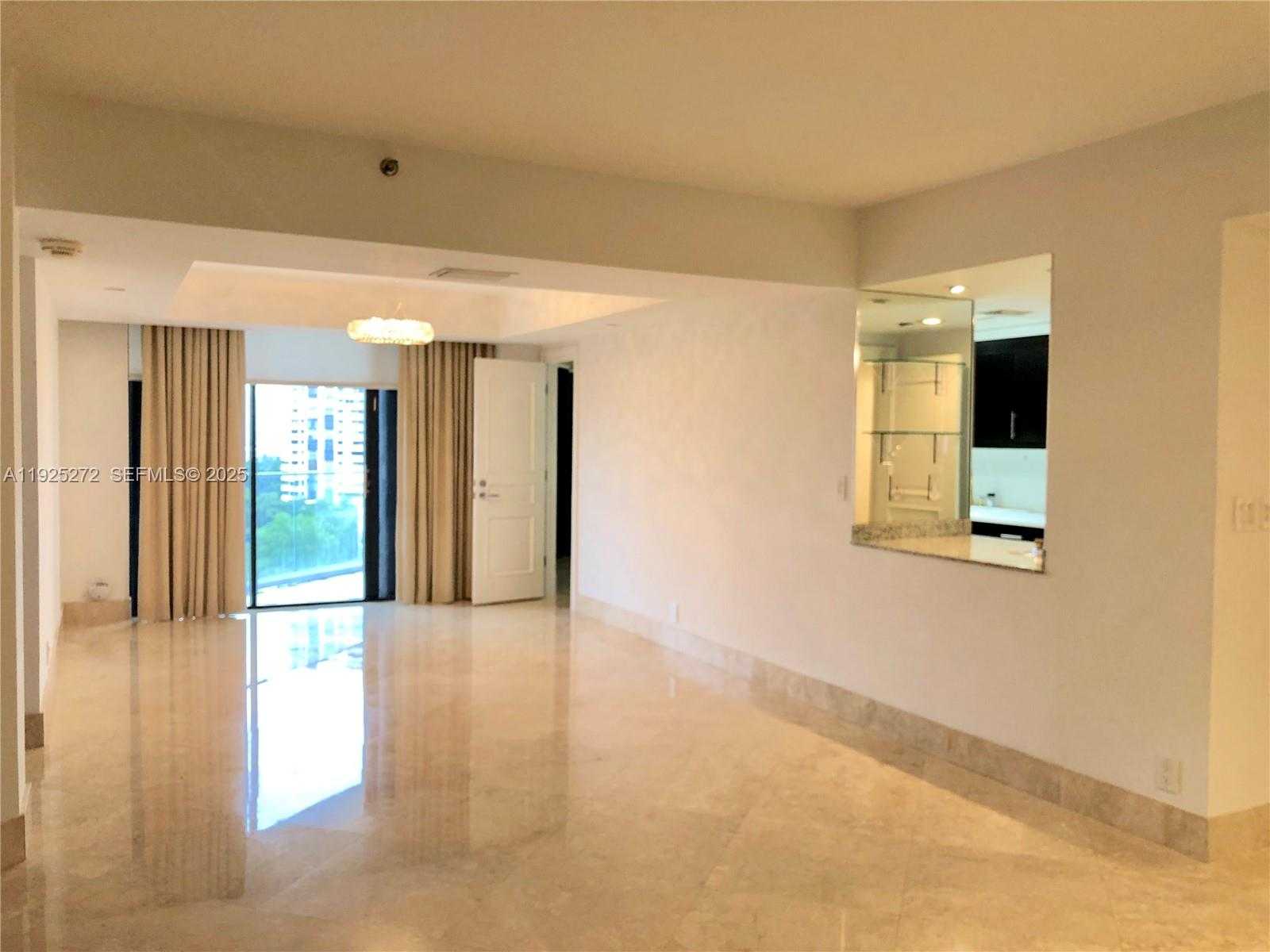 Small Image of 2800 ISLAND BLVD #902, Aventura Number 12