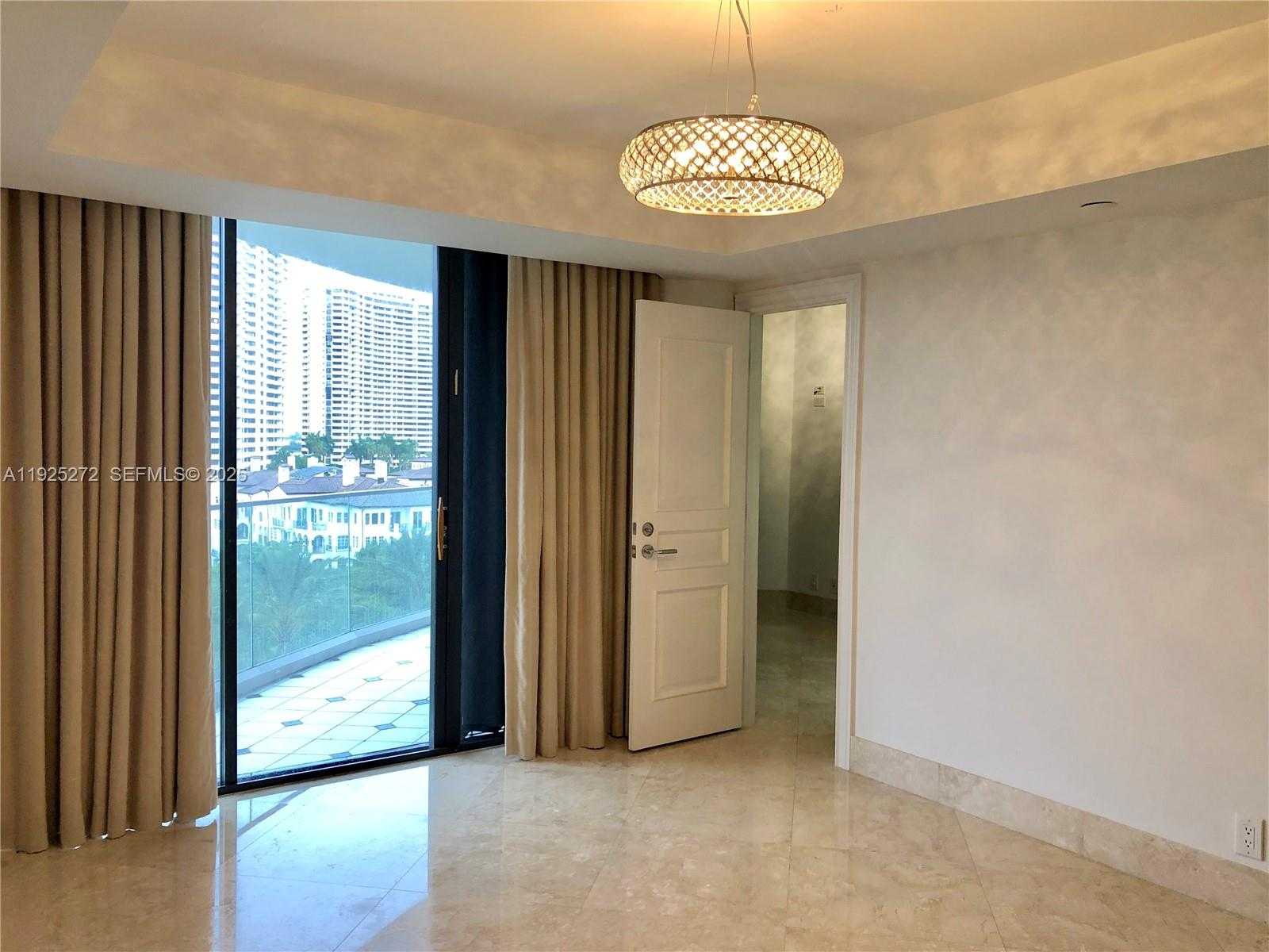 Small Image of 2800 ISLAND BLVD #902, Aventura Number 13