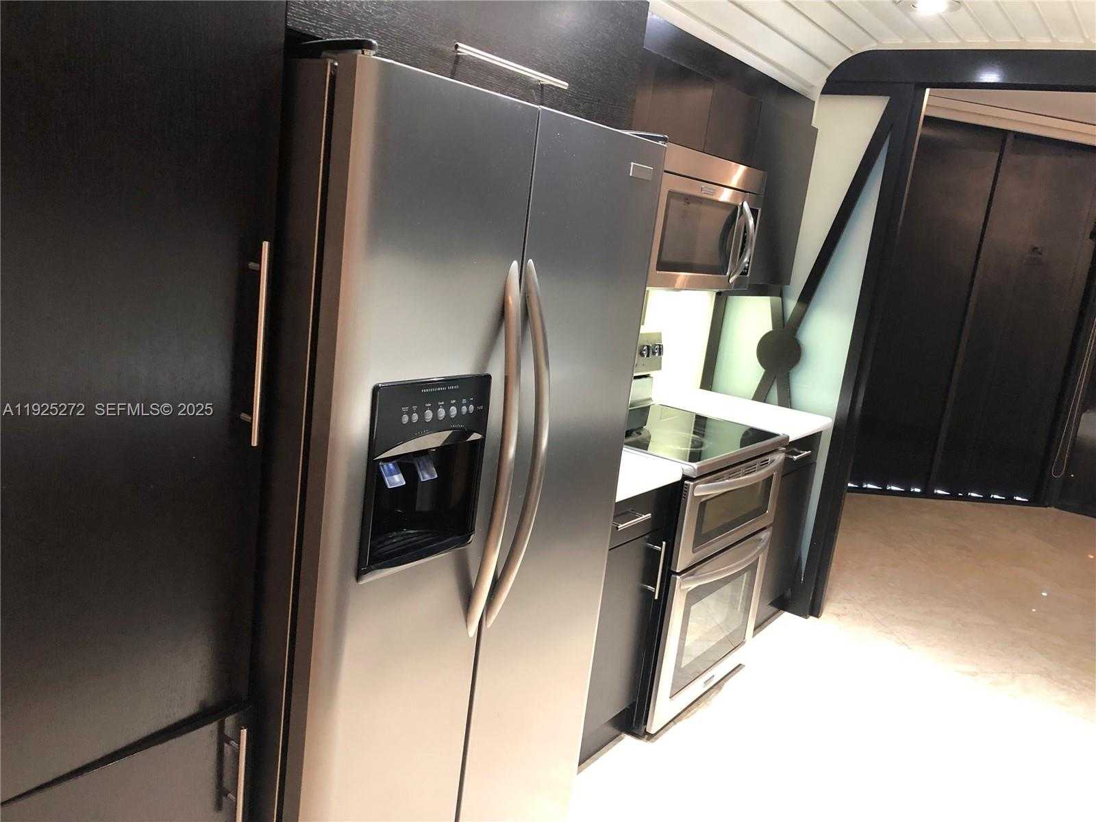 Small Image of 2800 ISLAND BLVD #902, Aventura Number 4