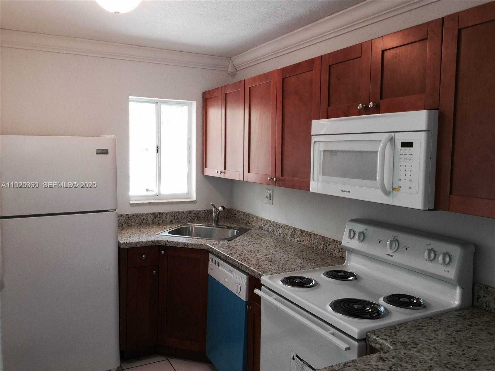 Small Image of 2780 WEST 76TH ST #205, Hialeah Number 1