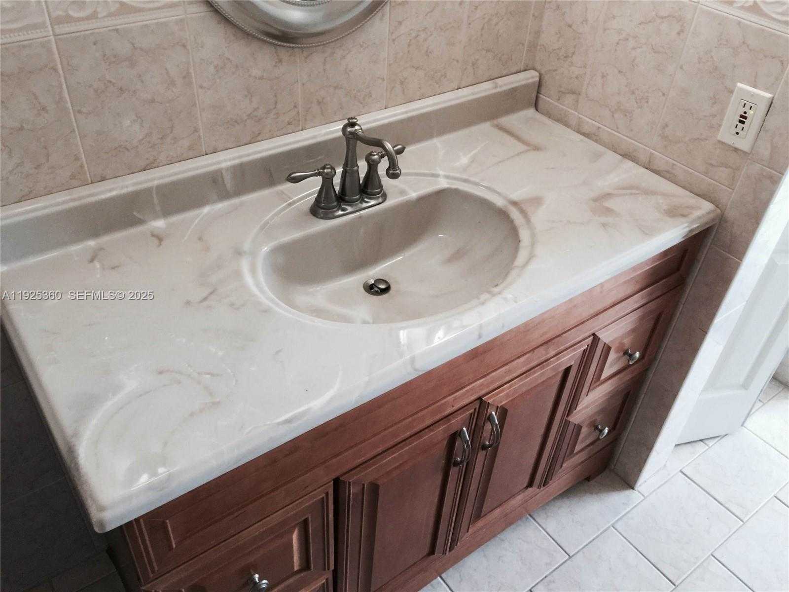 Small Image of 2780 WEST 76TH ST #205, Hialeah Number 15