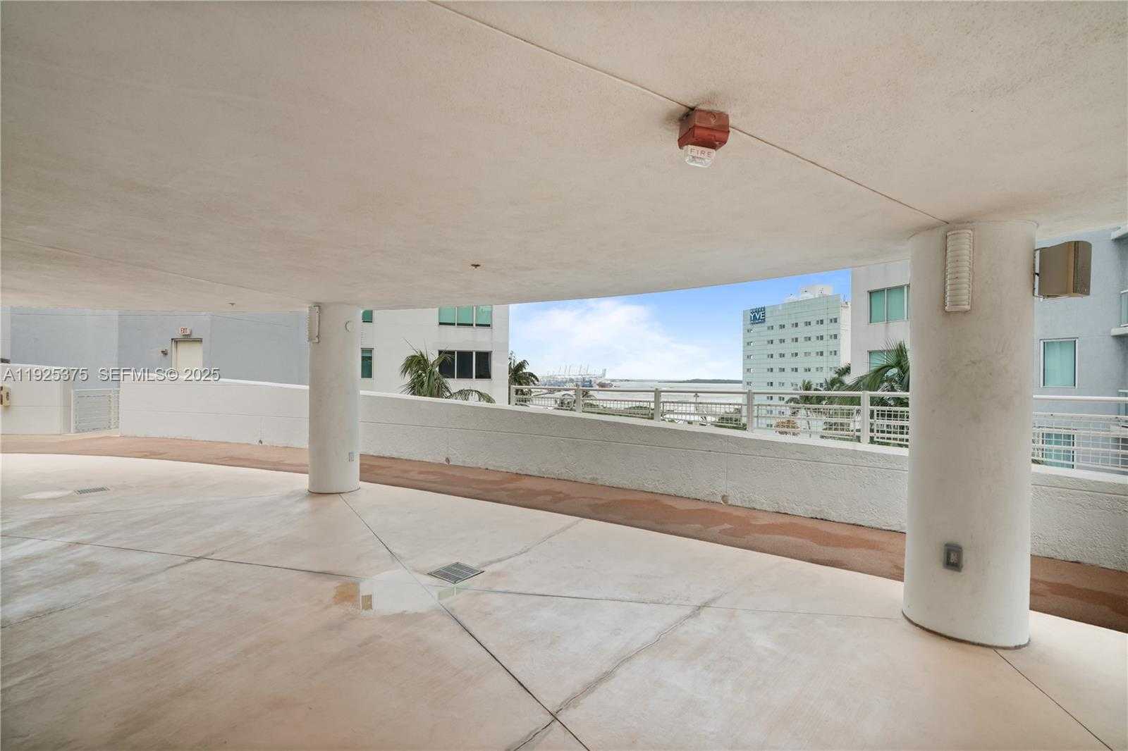 Small Image of 244 BISCAYNE BLVD #2306, Miami Number 23