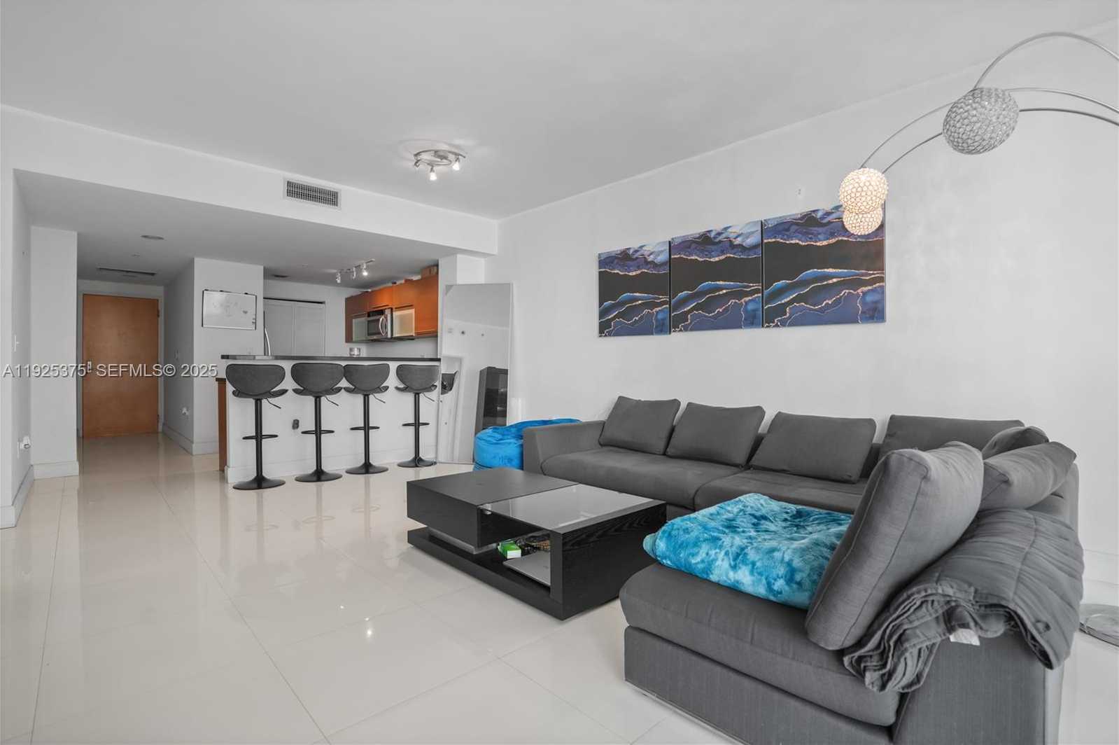 Small Image of 244 BISCAYNE BLVD #2306, Miami Number 4