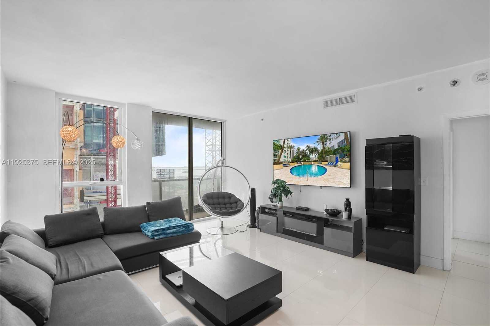 Small Image of 244 BISCAYNE BLVD #2306, Miami Number 5