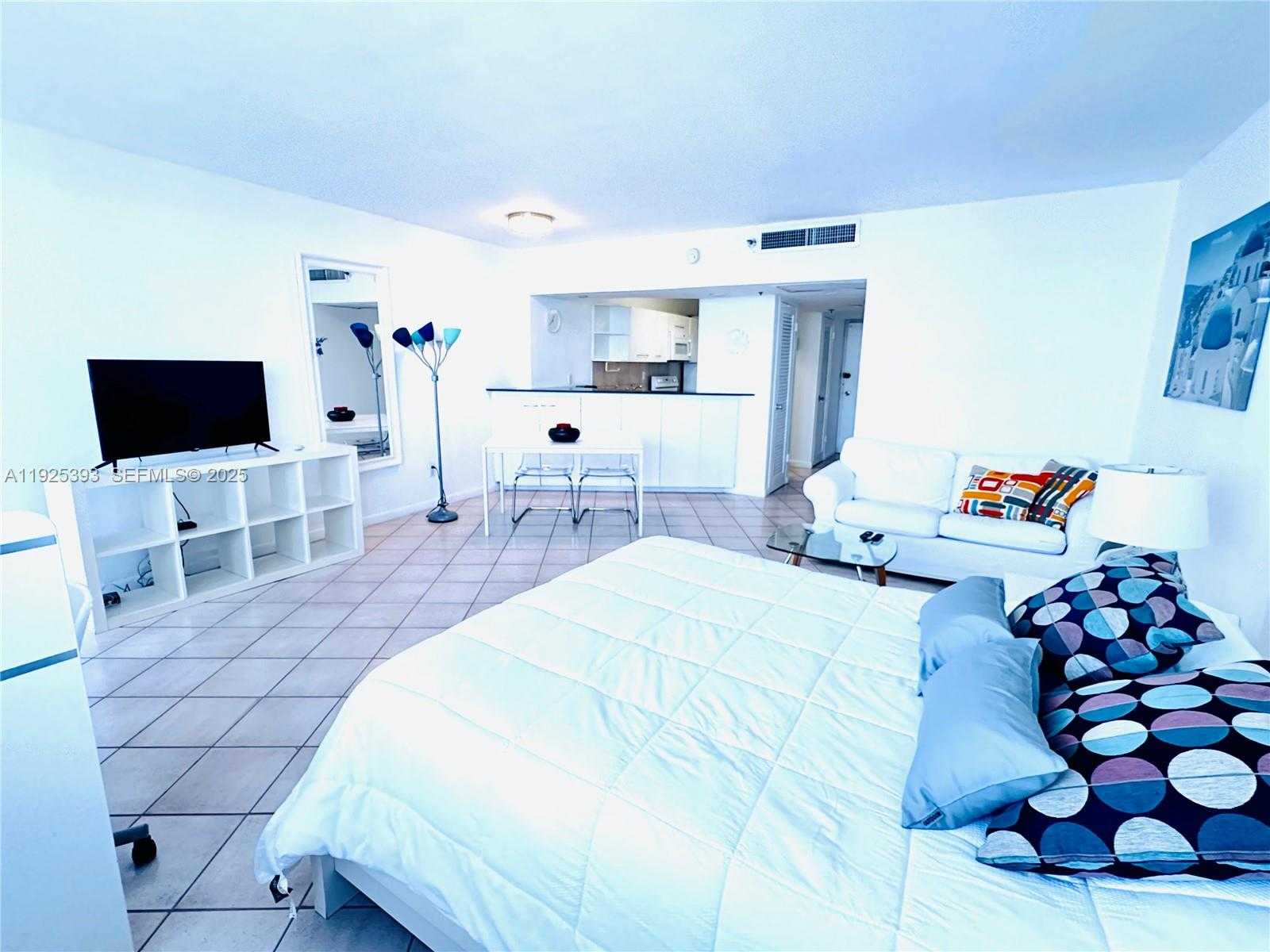 Small Image of 100 LINCOLN RD #1427, Miami Beach Number 11