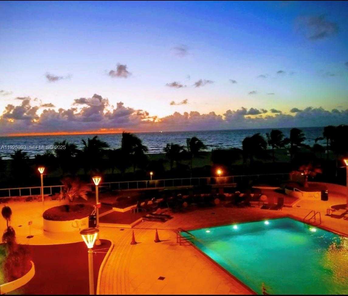 Small Image of 100 LINCOLN RD #1427, Miami Beach Number 25