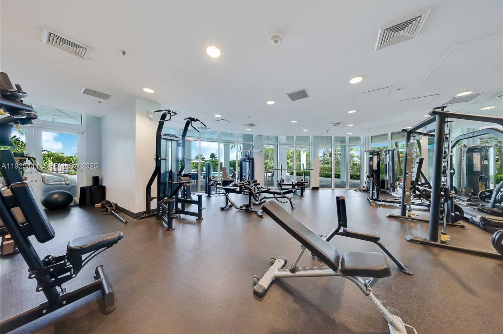 Small Image of 6515 COLLINS AVE #605, Miami Beach Number 16