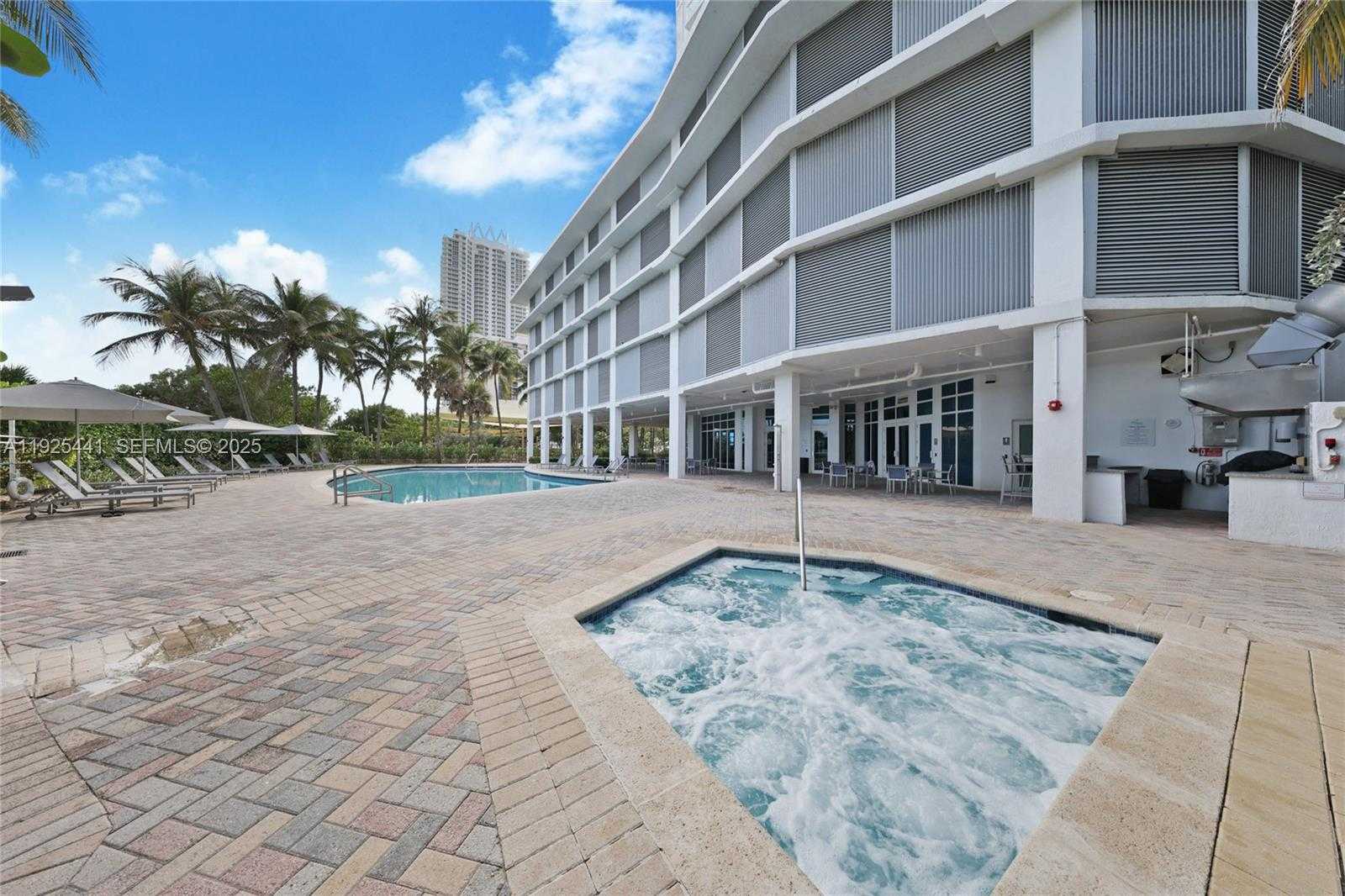 Small Image of 6515 COLLINS AVE #605, Miami Beach Number 17