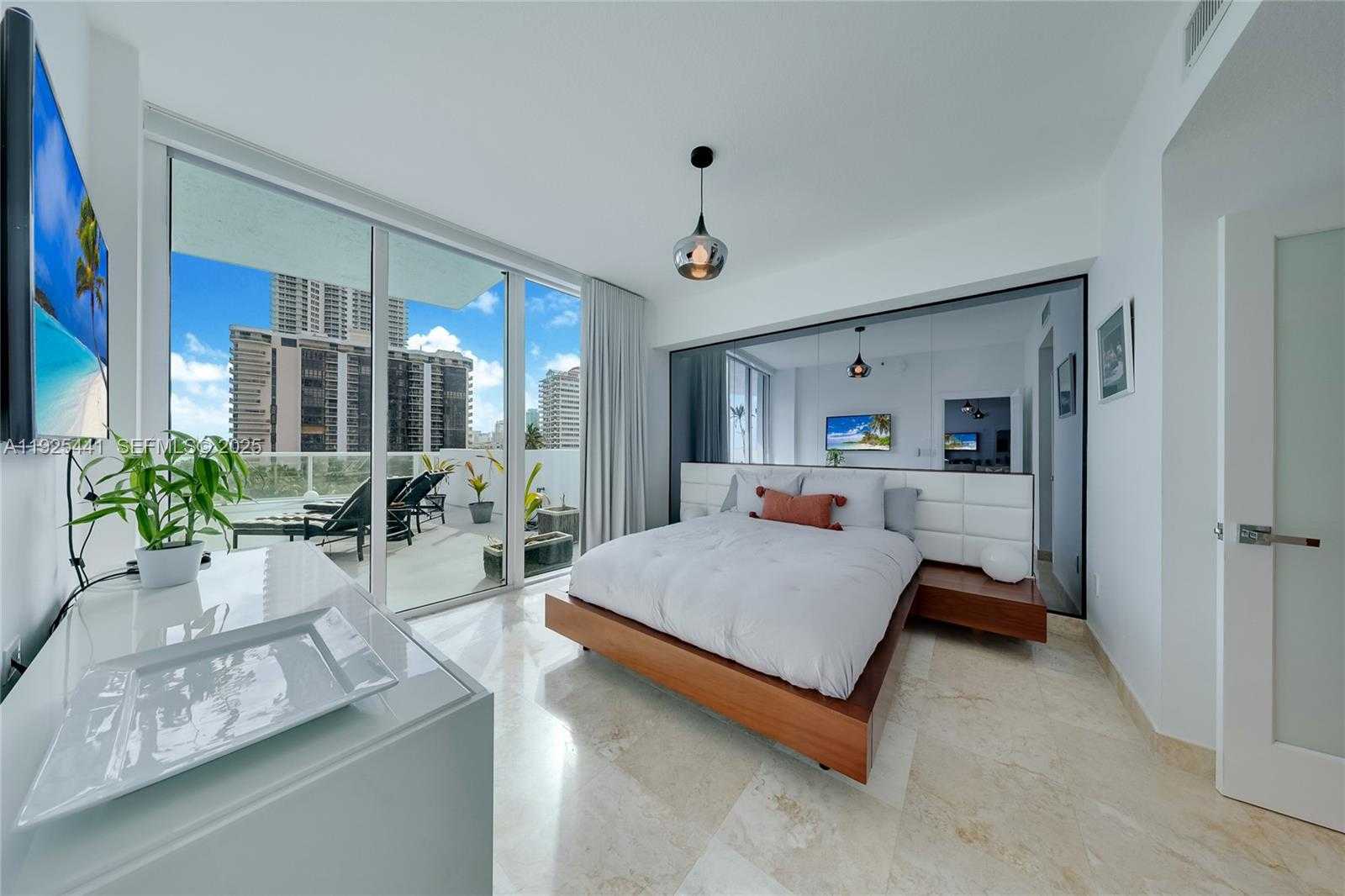 Small Image of 6515 COLLINS AVE #605, Miami Beach Number 9