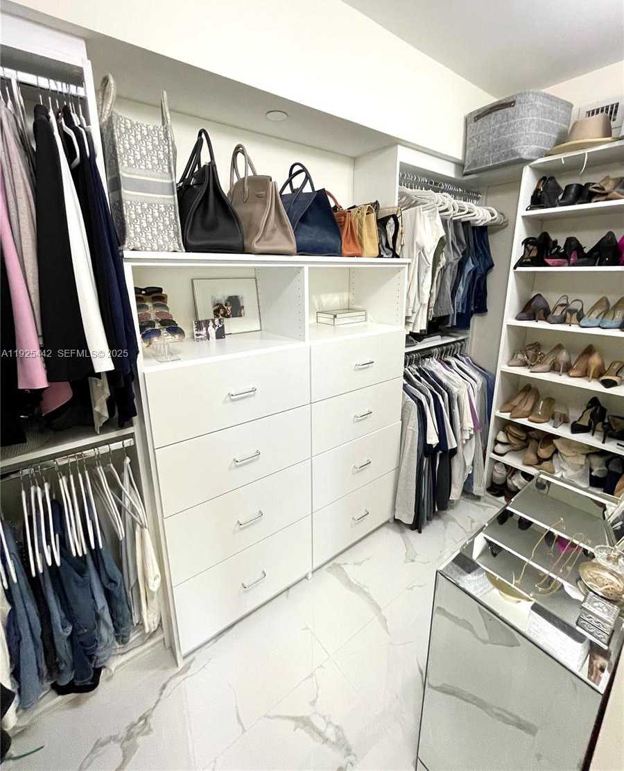 Small Image of 5900 COLLINS AVE #1104, Miami Beach Number 20