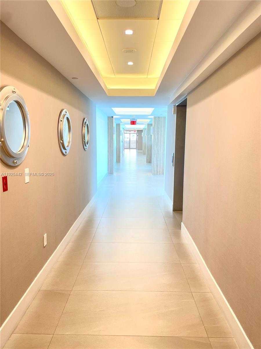 Small Image of 5900 COLLINS AVE #1104, Miami Beach Number 24