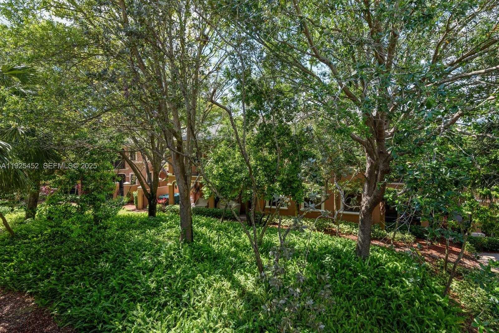 Small Image of 2782 KINSINGTON CIR #25-4, Weston Number 22