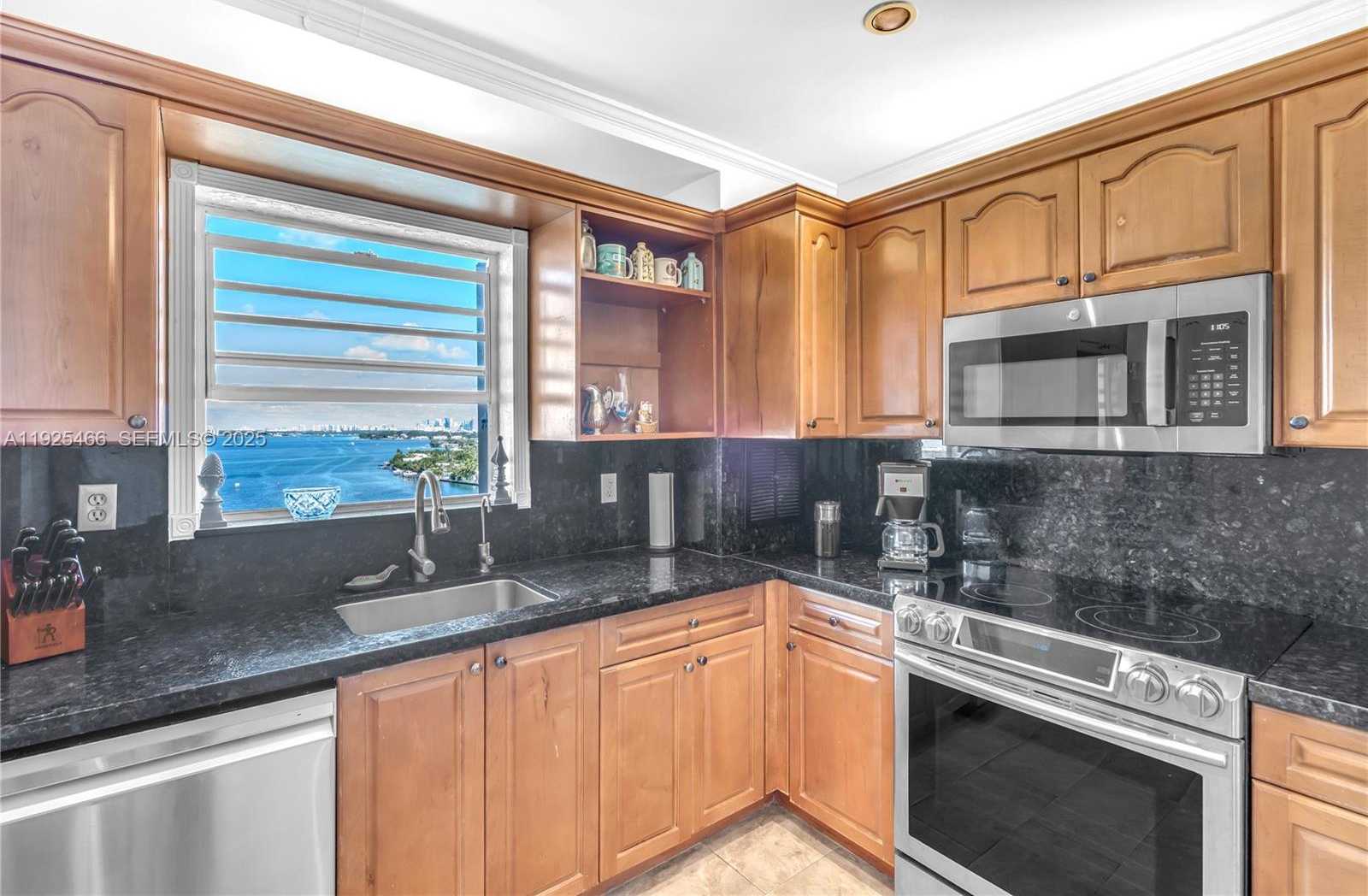 Small Image of 1865 79TH ST CSWY #PHI, North Bay Village Number 19