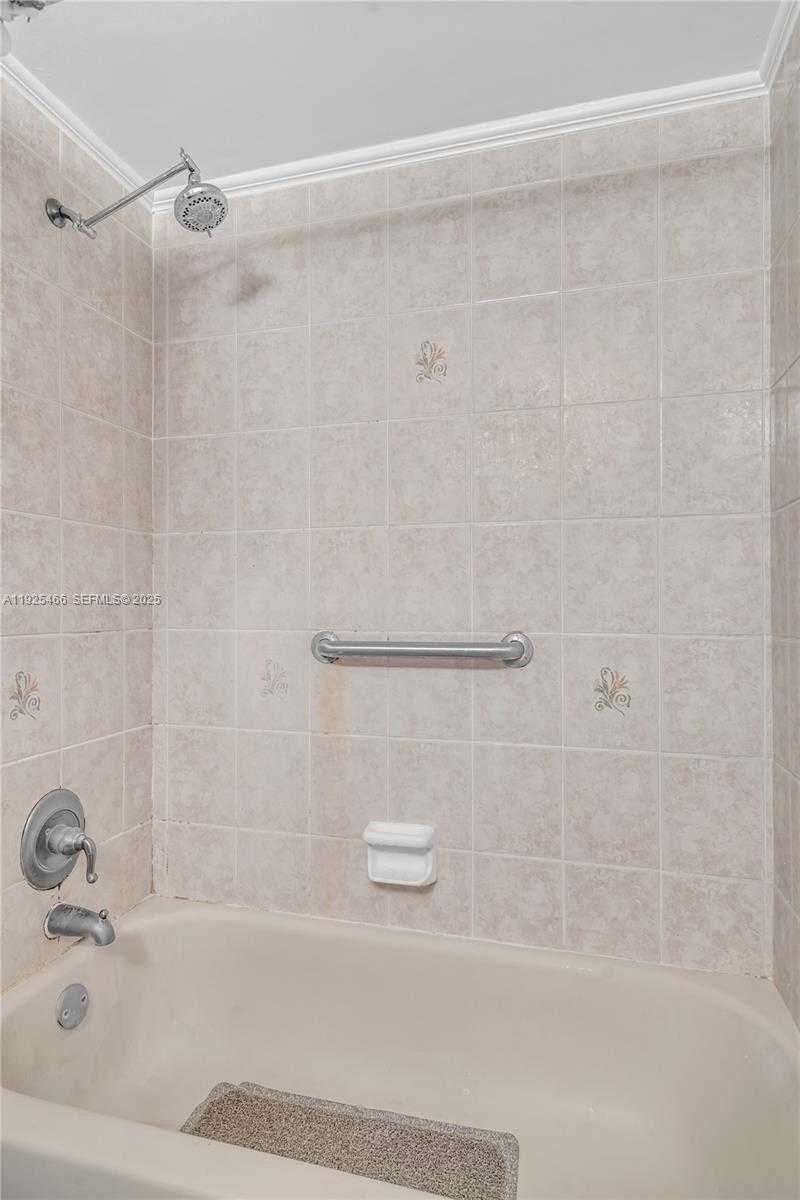 Small Image of 1865 79TH ST CSWY #PHI, North Bay Village Number 30