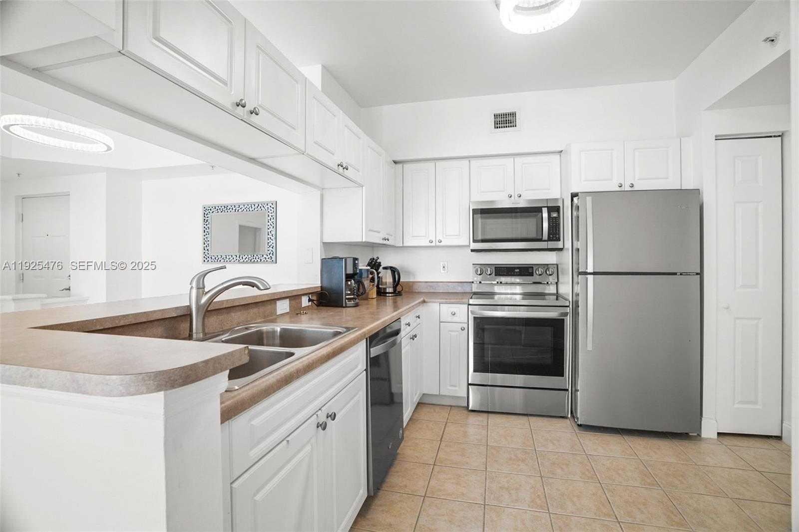 Small Image of 17150 NORTH BAY RD #2706, Sunny Isles Beach Number 12