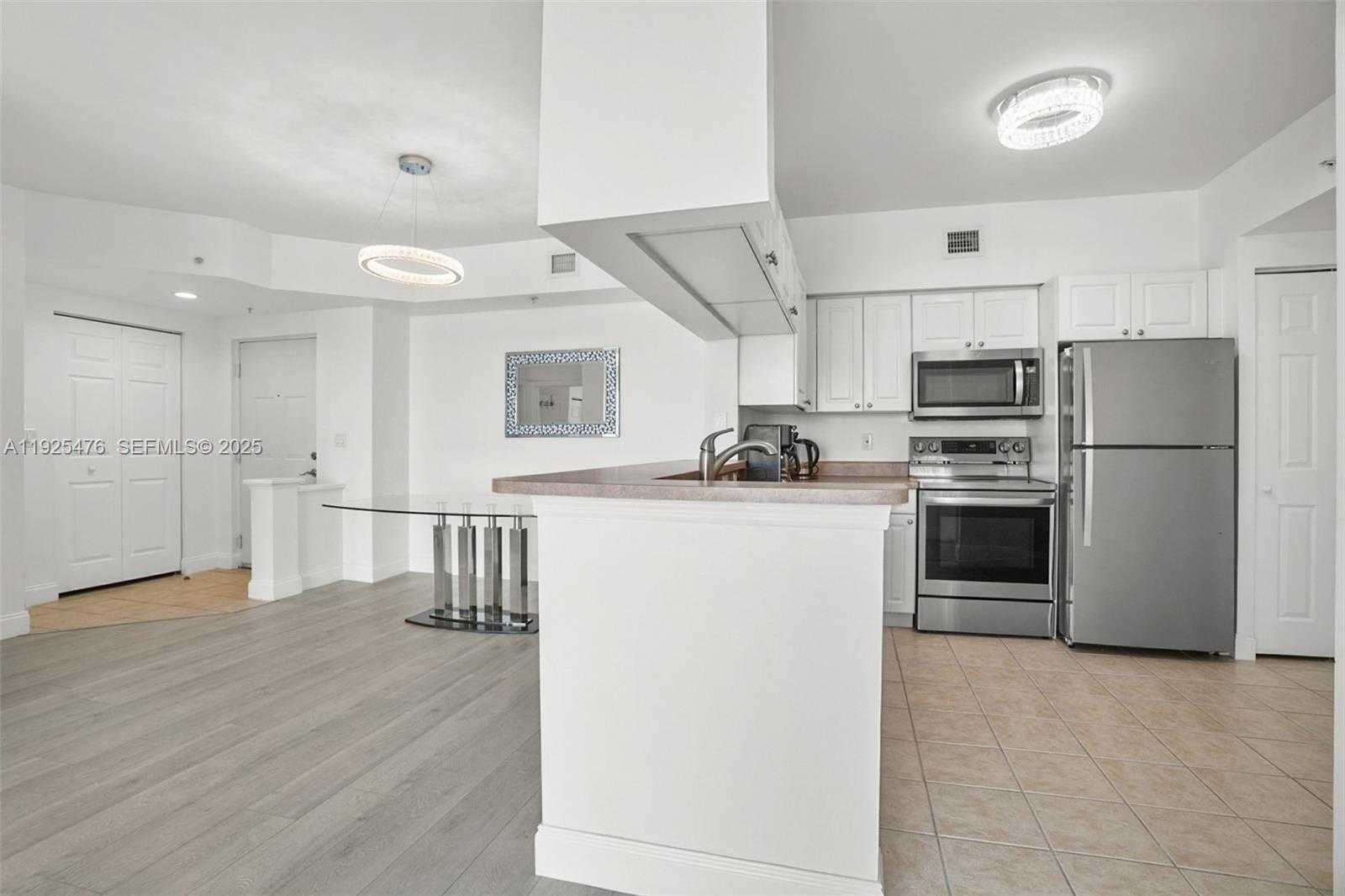 Small Image of 17150 NORTH BAY RD #2706, Sunny Isles Beach Number 13