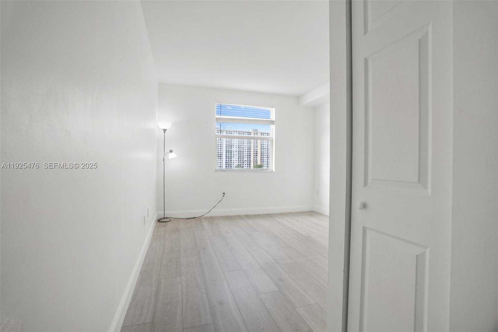 Small Image of 17150 NORTH BAY RD #2706, Sunny Isles Beach Number 23