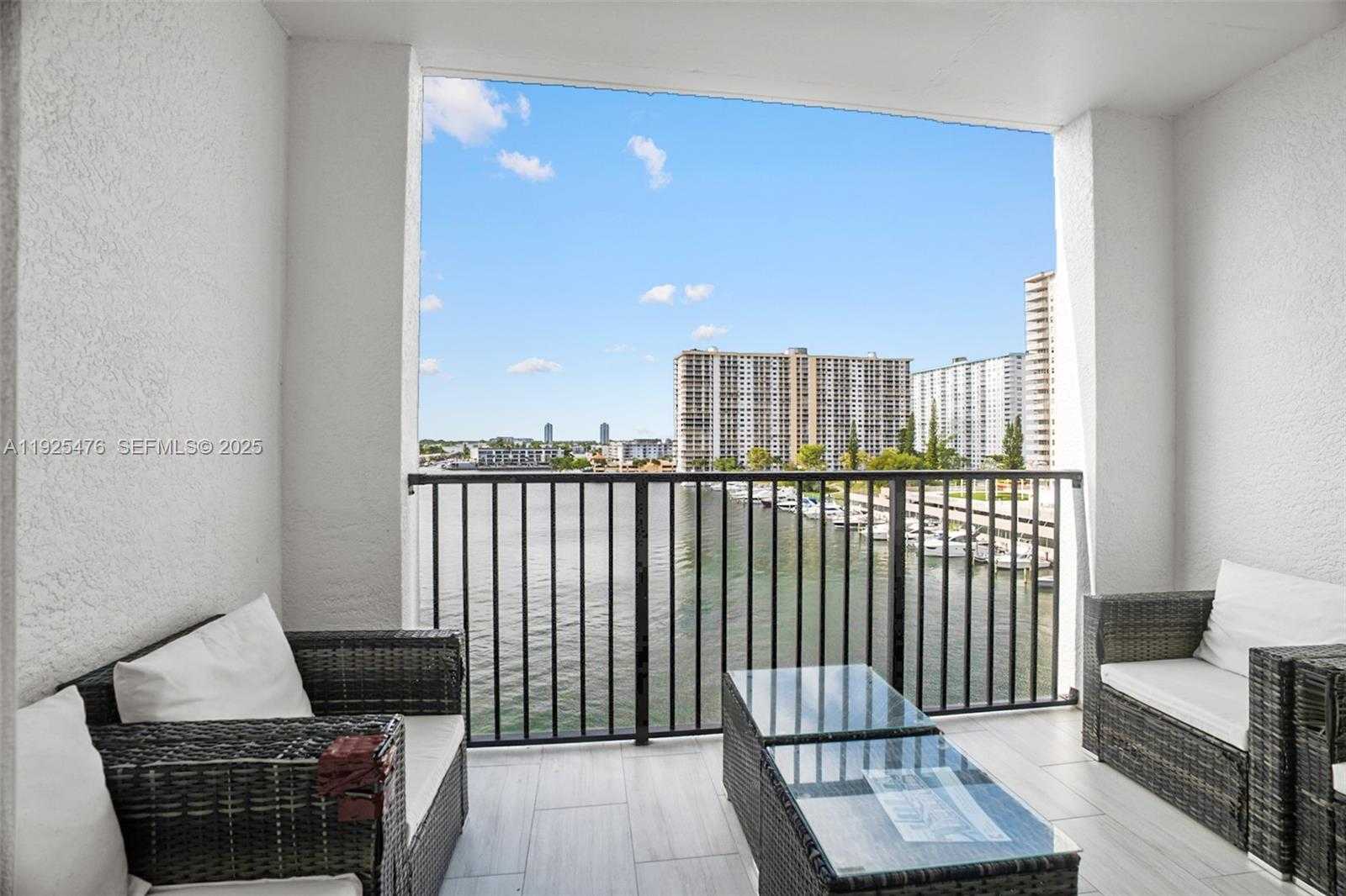 Small Image of 17150 NORTH BAY RD #2706, Sunny Isles Beach Number 4