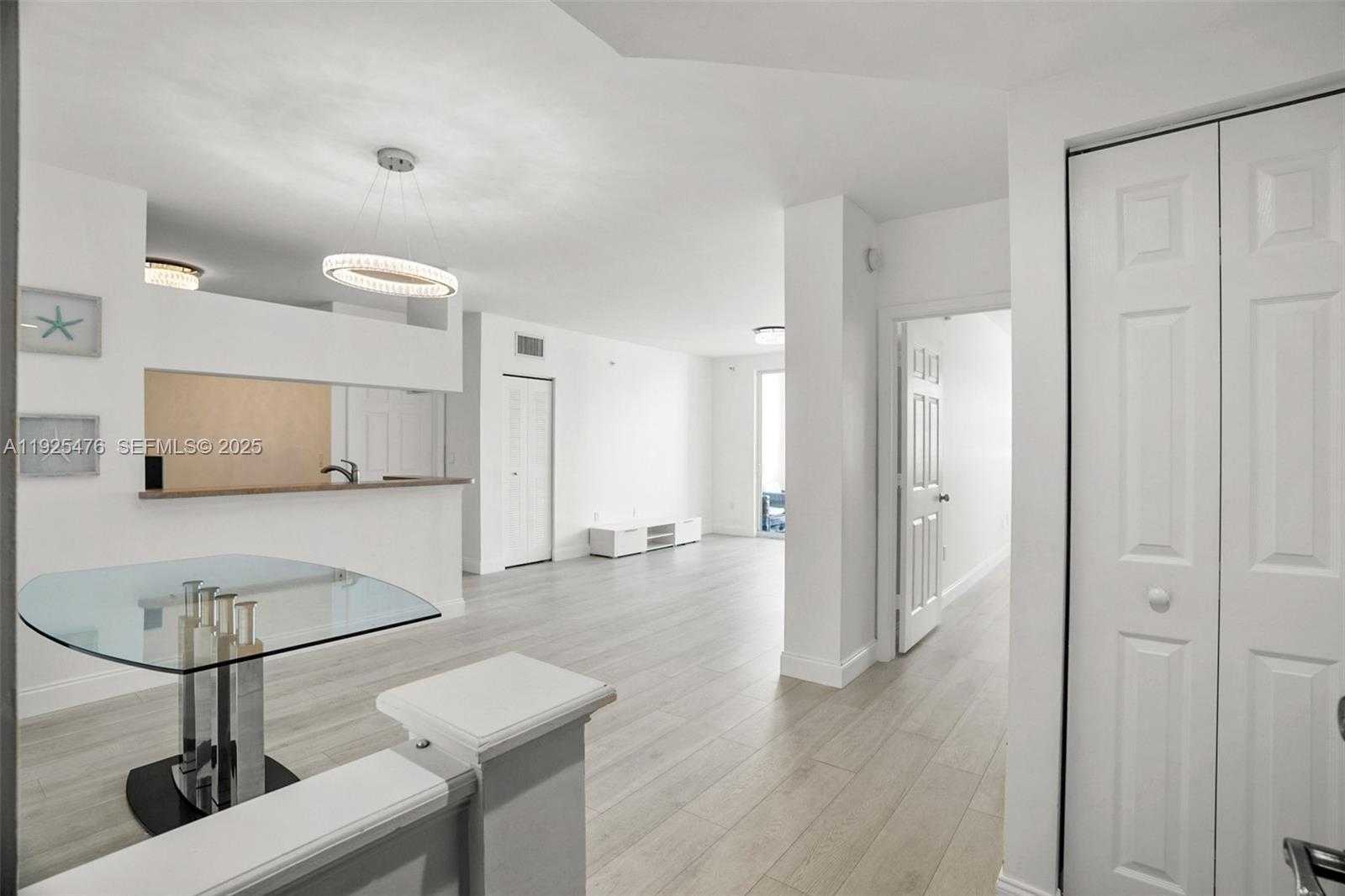 Small Image of 17150 NORTH BAY RD #2706, Sunny Isles Beach Number 7