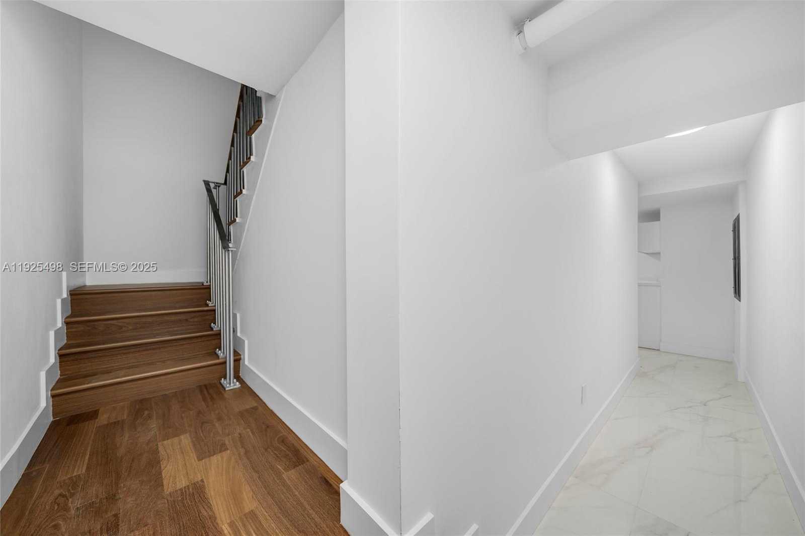 Small Image of 100 SOUTH POINTE DR #TH-13, Miami Beach Number 43