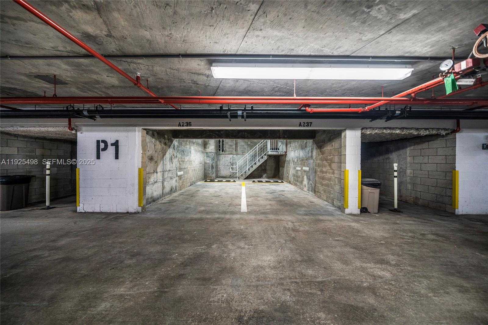 Small Image of 100 SOUTH POINTE DR #TH-13, Miami Beach Number 49