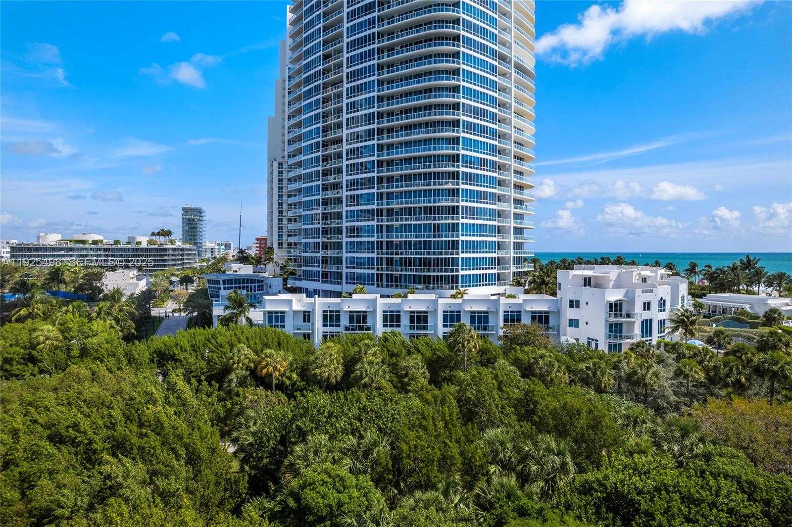 Small Image of 100 SOUTH POINTE DR #TH-13, Miami Beach Number 52