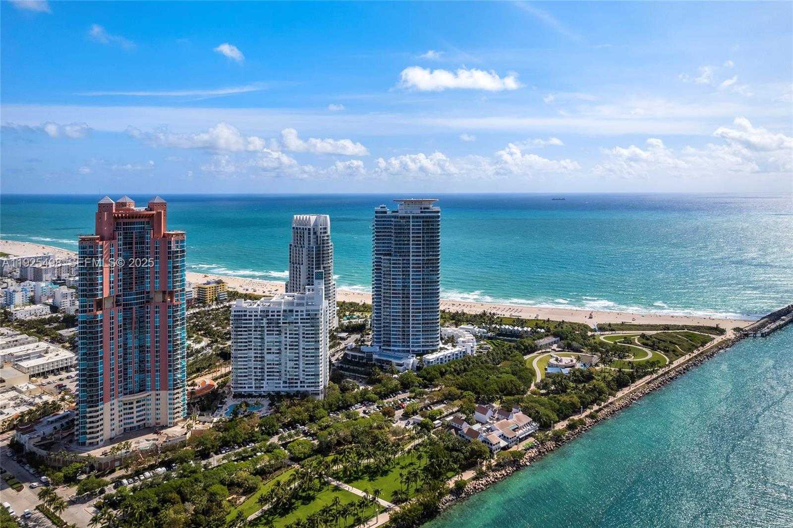 Small Image of 100 SOUTH POINTE DR #TH-13, Miami Beach Number 60